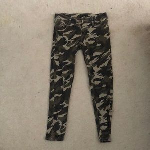 Camouflage jeans